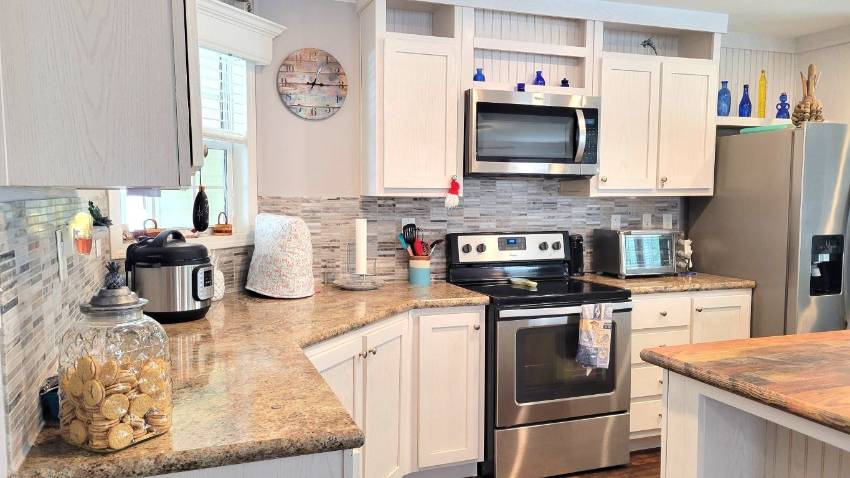 312 Siberian Cypress Circle a Winter Haven, FL Mobile or Manufactured Home for Sale